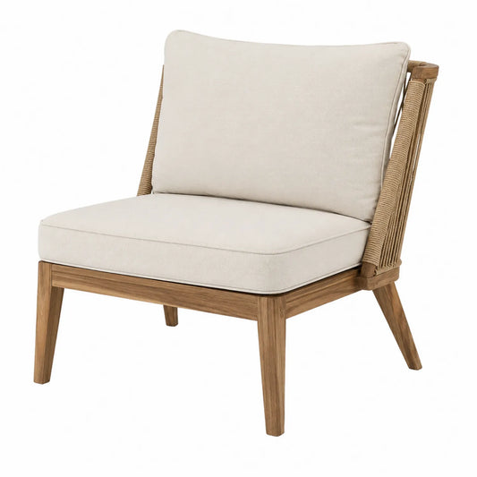 Silla de madera con cojines beige